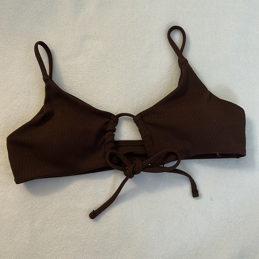 Bikini - Picture 2 of 3